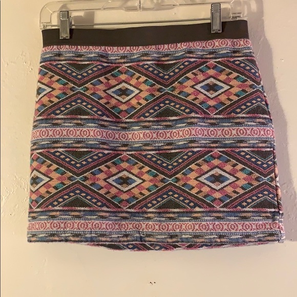 American Eagle Woven Mini-Skirt - Picture 4 of 4